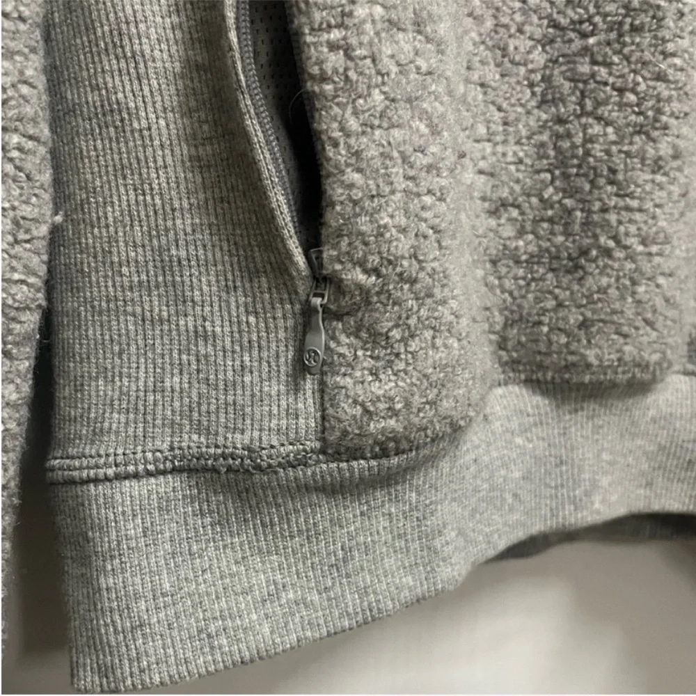 ⭐️❤️Lululemon athletica Gray Half-Zip Pullover - Picture 5 of 13